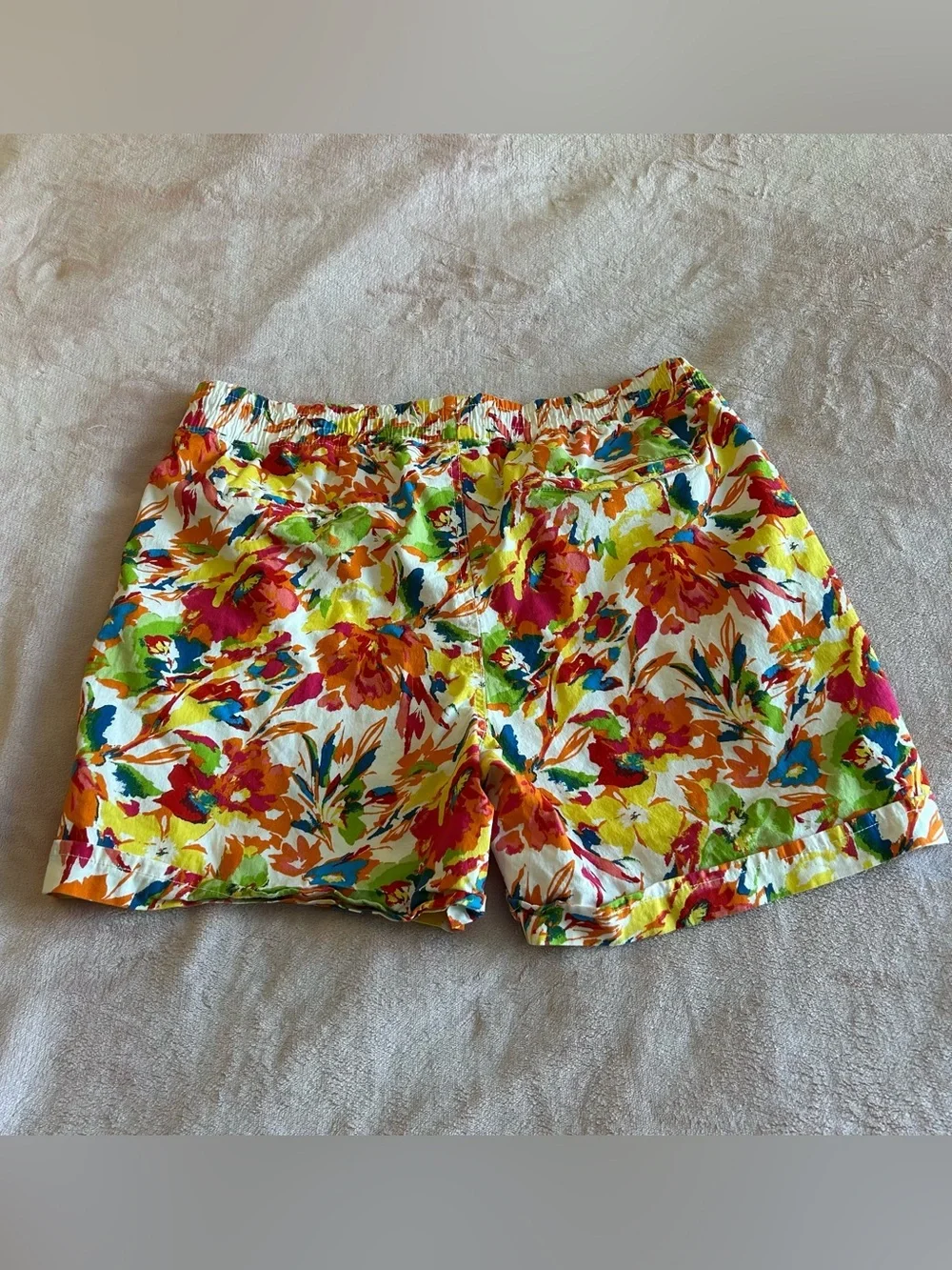 Fresh vintage floral  shorts with drawstring and elastic waist size 10 summer